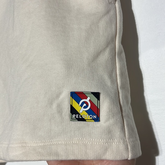 NEW Peloton Beige Sweat Shorts Size Large - Picture 5 of 10